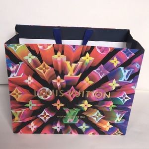 Beautiful LOUIS VUITTON shopping bag🛍